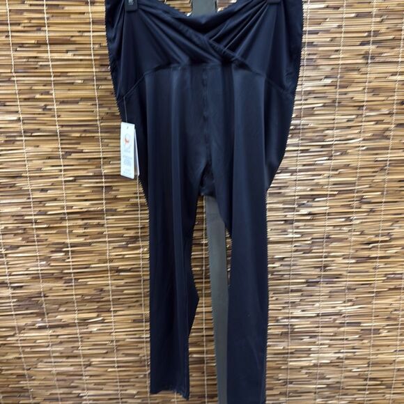 High Gloss Maternity Leggings - Isabel Maternity by Ingrid & Isabel™ Black XXL - Picture 3 of 3